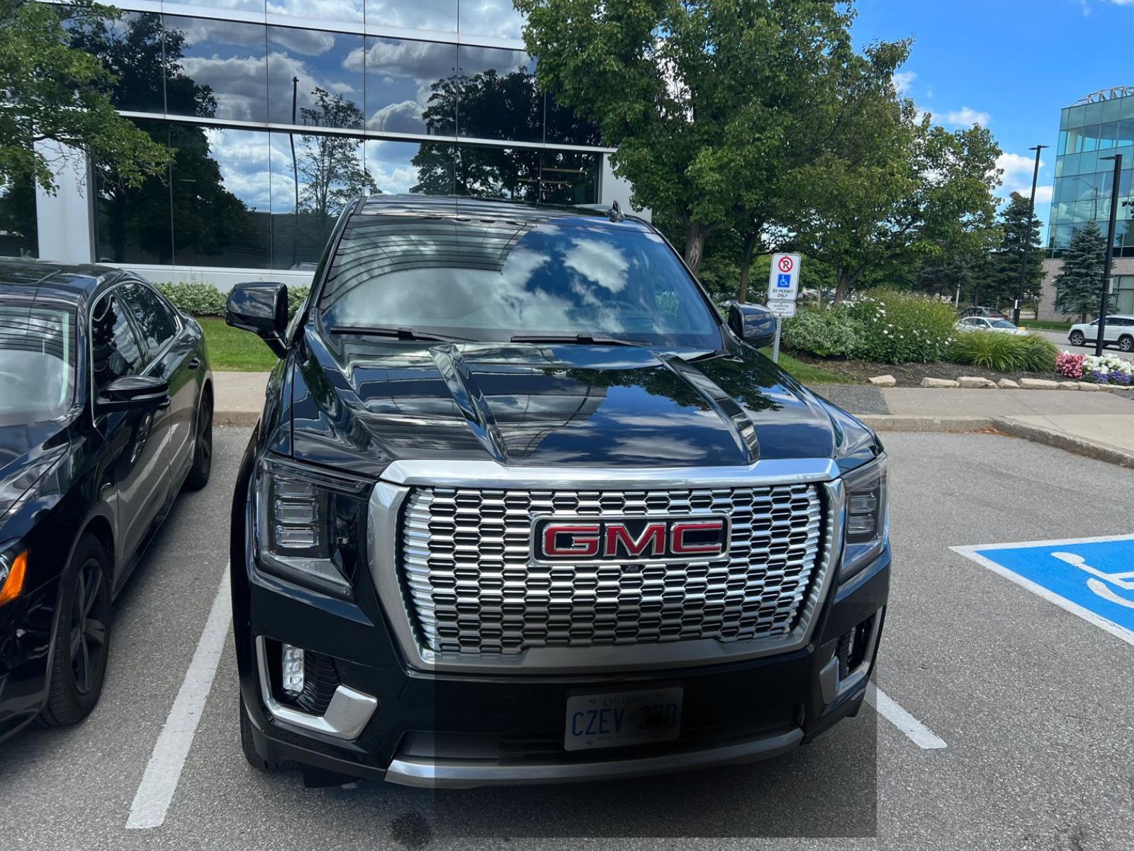 GMC Yukon Denali — front